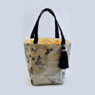 バケット型バッグ